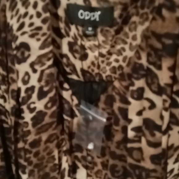 FINAL PRICE NWT ODDY accordian-style flared hem pleated sleeves blouse M - Picture 8 of 8